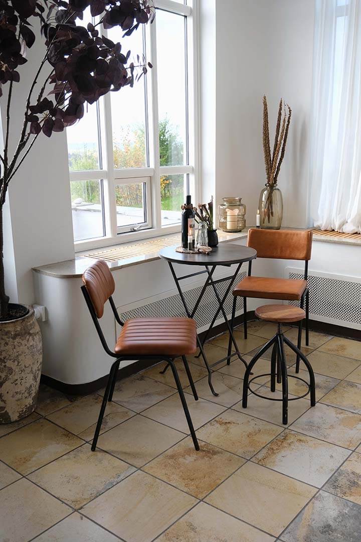 Trademark Living Diner spisebordsstol med quiltet lædersæde
