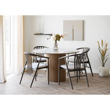 House Nordic – Agustin Spisebordsstol, egetræ mørk, stofsæde, sand