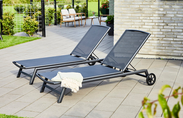 OUTFIT - Solvogn i sort alu, 200/179×63x30/98 cm