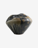 Nordal - ASHAR skulpturel vase, L – sort/sand – L43,5 × B44 × H32 cm