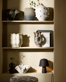 Nordal - UMBRA bordlampe – terrakotta, sort – Ø19 × H25 cm