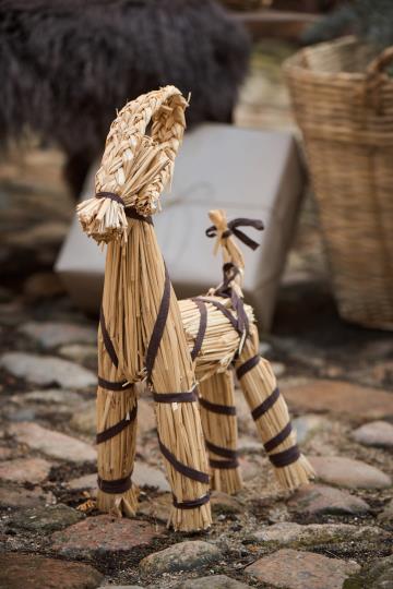 IB Laursen - Julebuk, m/brunt bånd, H43 cm