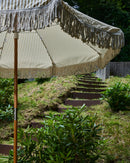 House Doctor Umbra Strandparasol Sand – Ø190 cm med frynser