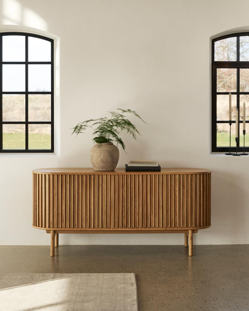 Carno Skænk 160 cm - Naturlig Eg med Lameldøre