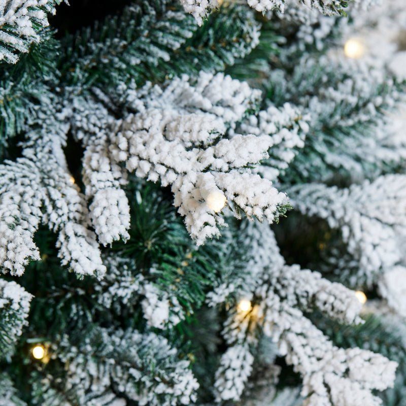 Nordic Winter - Juletræ kunstigt smalt PE/PVC m/sne, klasse A, 180 x 86 cm m/lys