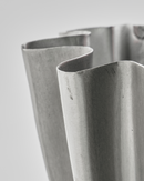 House Doctor - Vase, Flood, Børstet sølvfinish, H13 cm