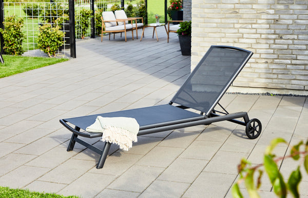 OUTFIT - Solvogn i sort alu, 200/179×63x30/98 cm