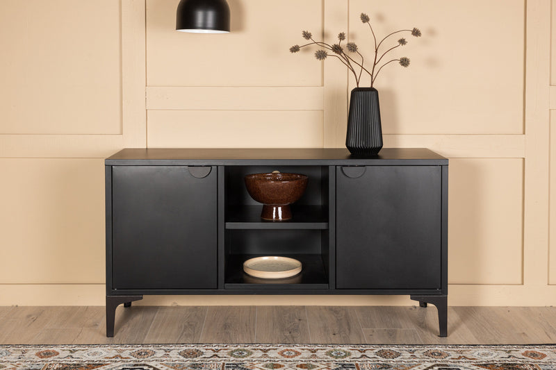 Venture Home Piring – TV‑bord / skænk i sort stål med låger og åben hylde,120×40×63cm