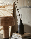 Nordal - JUNIPER flaske med låg, terrakotta – sort – Ø11 × H30 cm