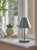 Bloomingville - Lianna bærbar lampee, Genopladelig, Grøn, Jern - L15 × H28 × B13,5 cm