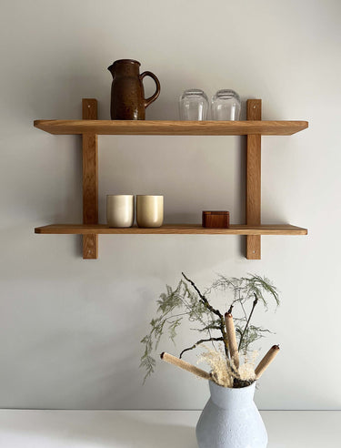 MOUD Home - NORD væghylde i egetræ - 80×53 cm