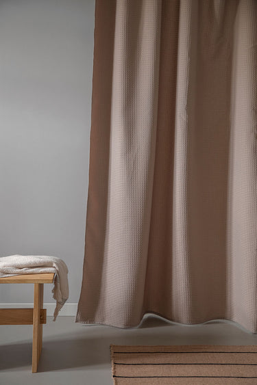 MOUD Home - WAFFLE Badeforhæng i khaki - 180×220 cm