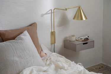 MOUD Home - Más væglampe - børstet messing - Ø18 cm