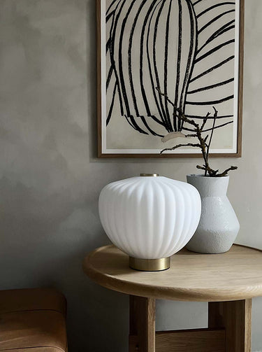 MOUD Home - MOMA bordlampe - glas og børstet messing
