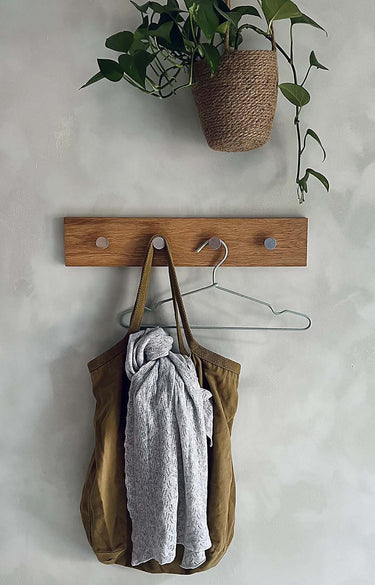 MOUD Home - OAK Knagerække Egetræ Med Stål Knager - 50 cm