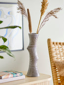 Bloomingville - Raheem Vase, Grå, Stentøj - Ø11 × H34 cm