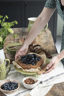 Ib Laursen - Skærebræt m/riller aflang m/lædersnor olieret akacietræ L48 cm