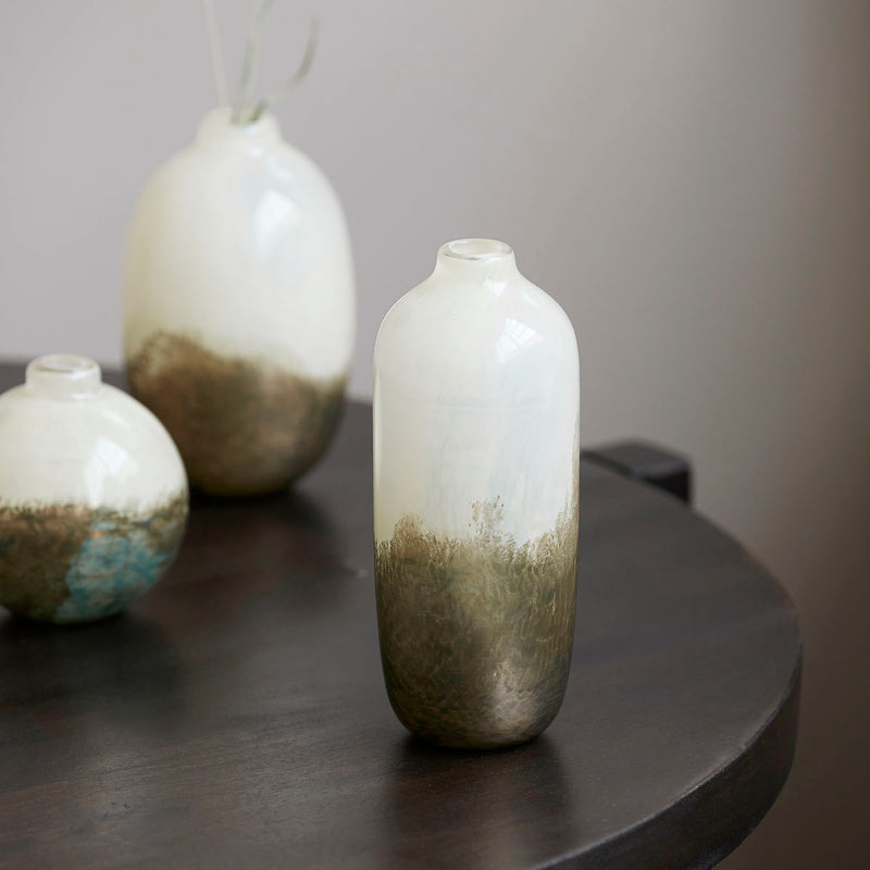 De tre beige og metallic vaser I Earth serien fra House Doctor