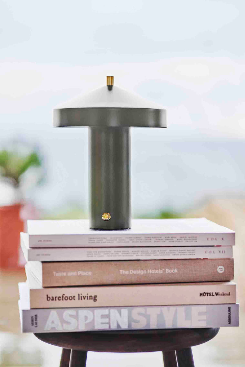 OYOY LIVING - Hatto Bordlampe LED, Oliven, H24,5 cm
