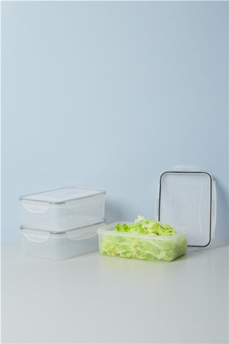 Tre gennemsigtige opbevaringsbokse med låg fra Day med salat i 