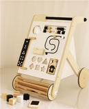 Alle delene der kommer med gåvognen fra Nordic Play Nature