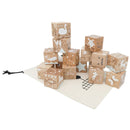 Træklodsesættet med 16 klodser kommer med en praktisk pose fra Nordic Play Nature