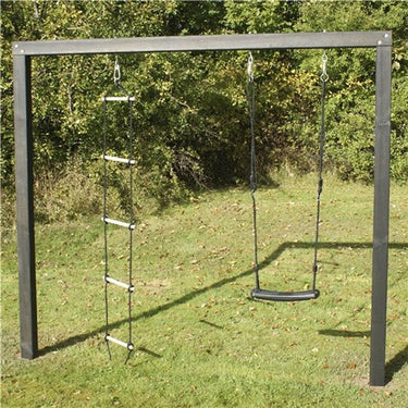 Nordic Play - Nordic Play - Gyngestativ Arthur sort grundmalet inkl. 2 sorte gynger - Bolig og Haven