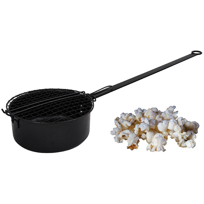 Den praktiske popcornspande til bålet fra Esschert Design med en bunke popcorn 